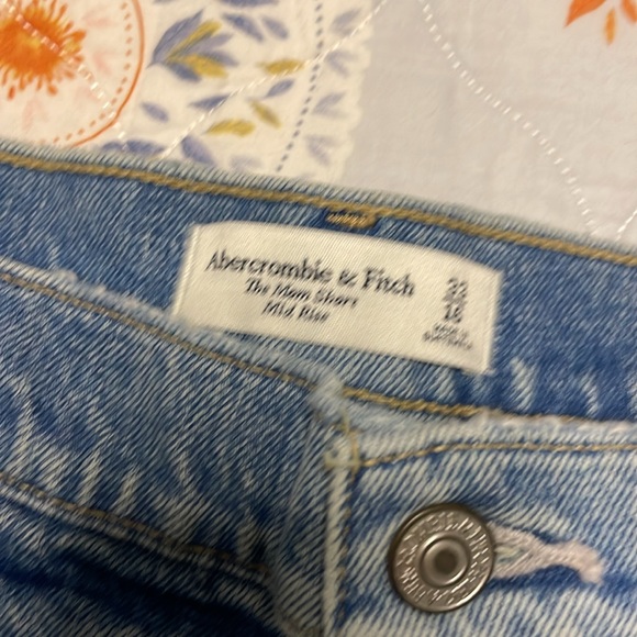 The Mom Short Mid Rise Denim Jean Shorts - Picture 3 of 4